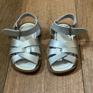Silver metallic leather Salt Water sandals toddler size 5.